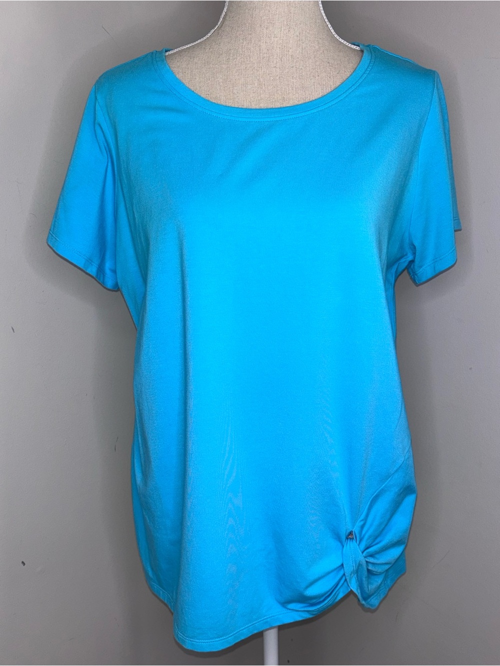 Belle by Kim Gravel aqua blue short sleeve twist hem tee shirt size Large